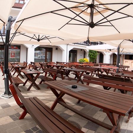 Hotel Slunecni Dvur Бърно Екстериор снимка