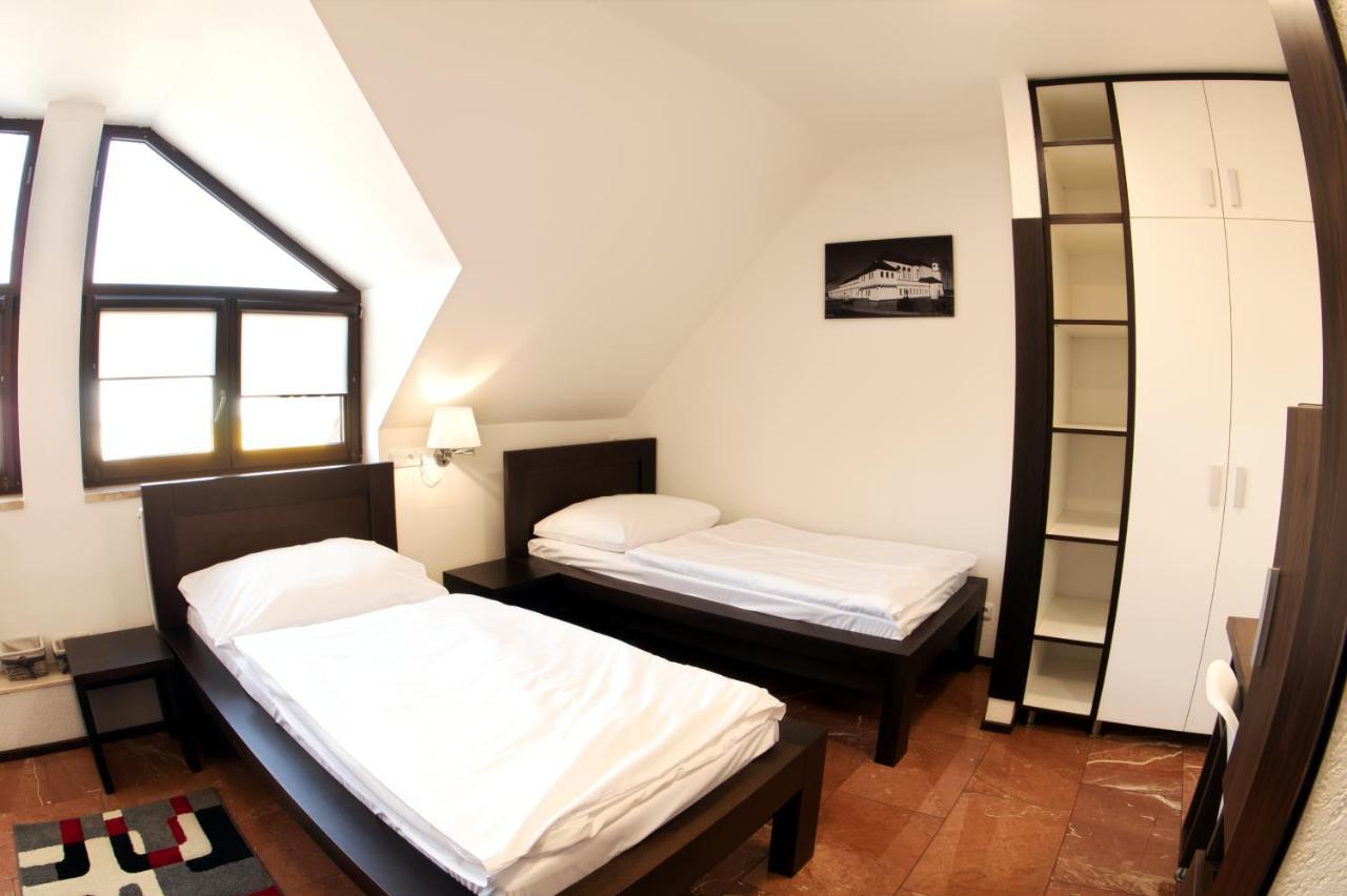 Hotel Slunecni Dvur Бърно Екстериор снимка