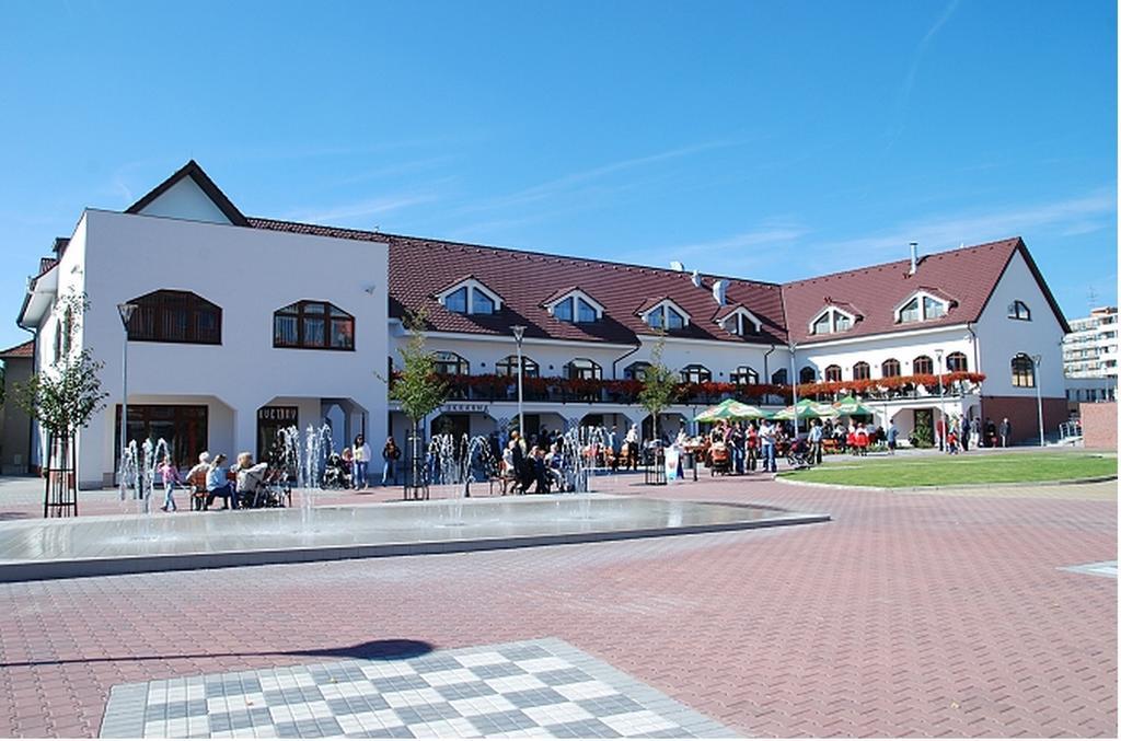 Hotel Slunecni Dvur Бърно Екстериор снимка
