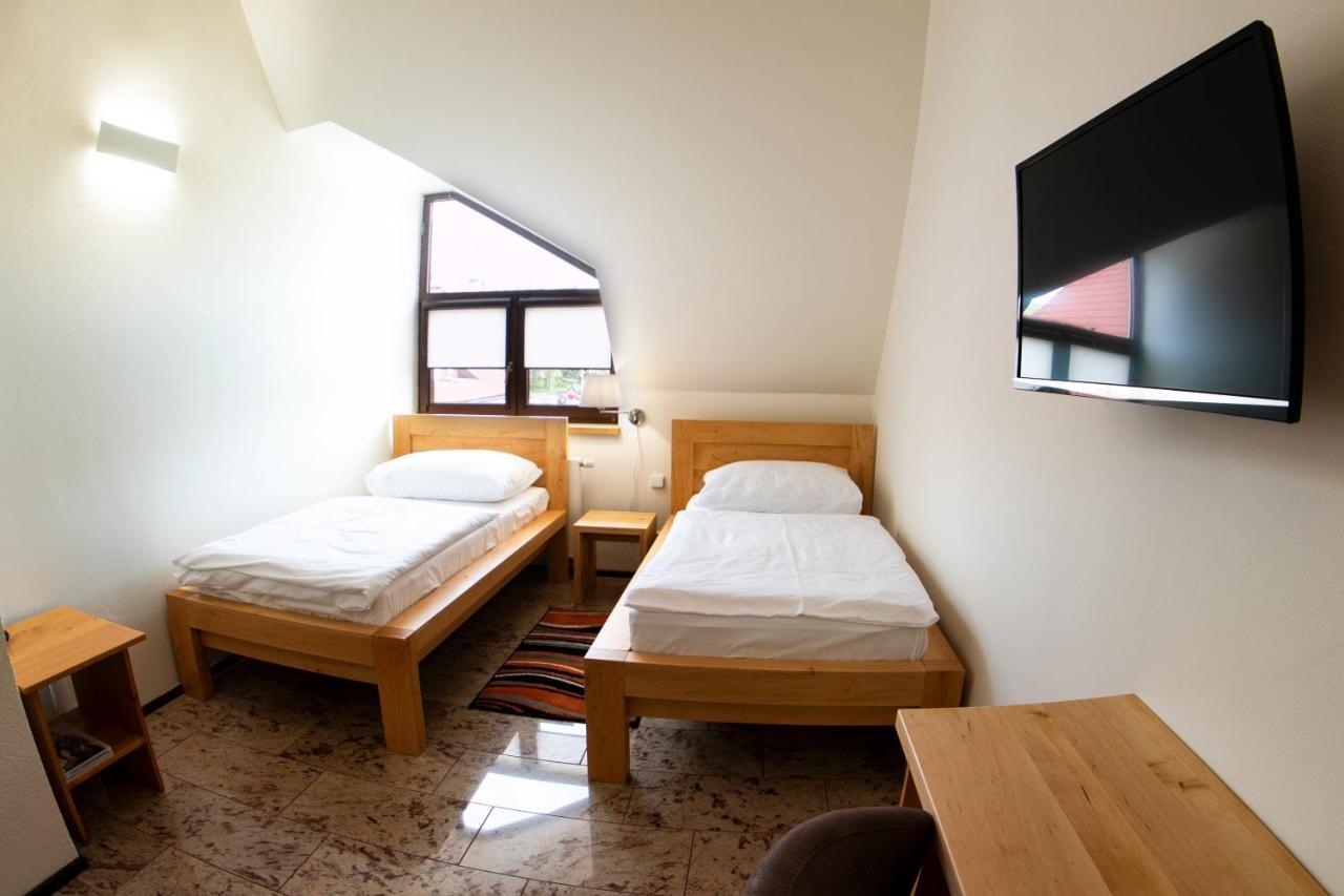 Hotel Slunecni Dvur Бърно Екстериор снимка