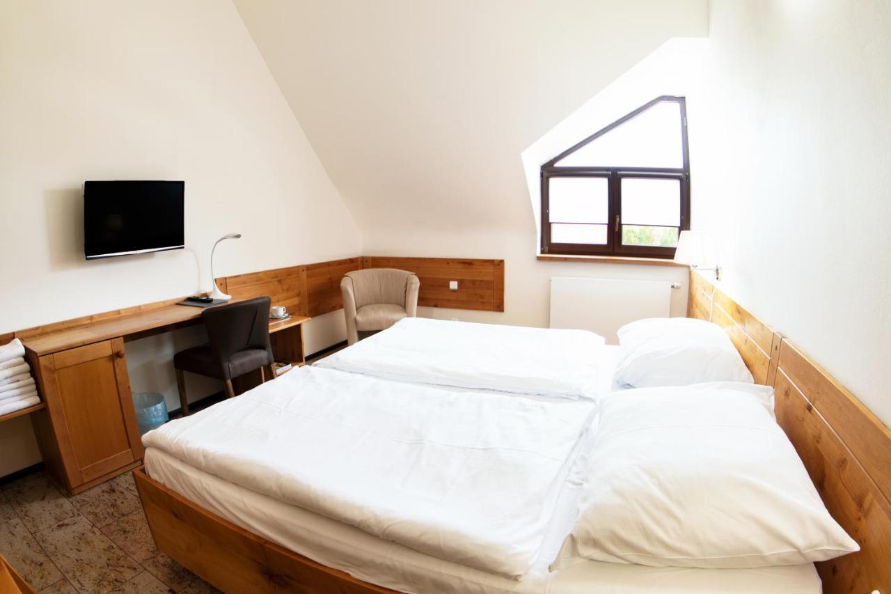 Hotel Slunecni Dvur Бърно Екстериор снимка